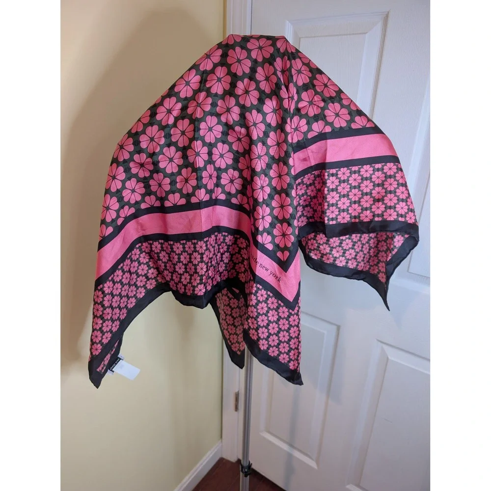 Kate Spade Scarf Women OS Pink Black Silk Spade Flower Monogram Square